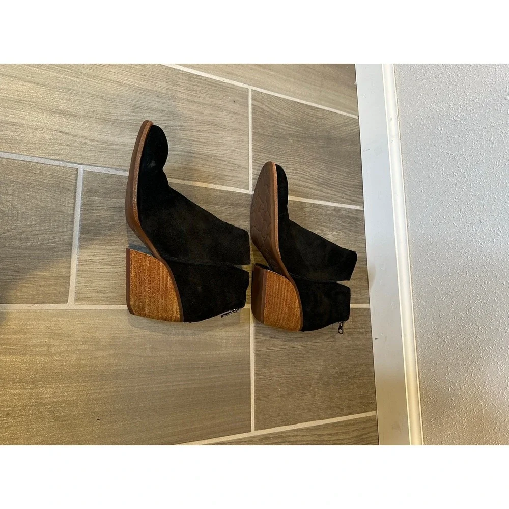 Kork-Ease Black Suede Ankle Boots Stacked Block Heel Rear Zip Booties‎